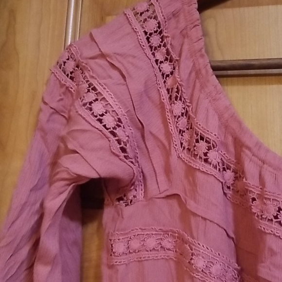 NWT Romper - Picture 2 of 8